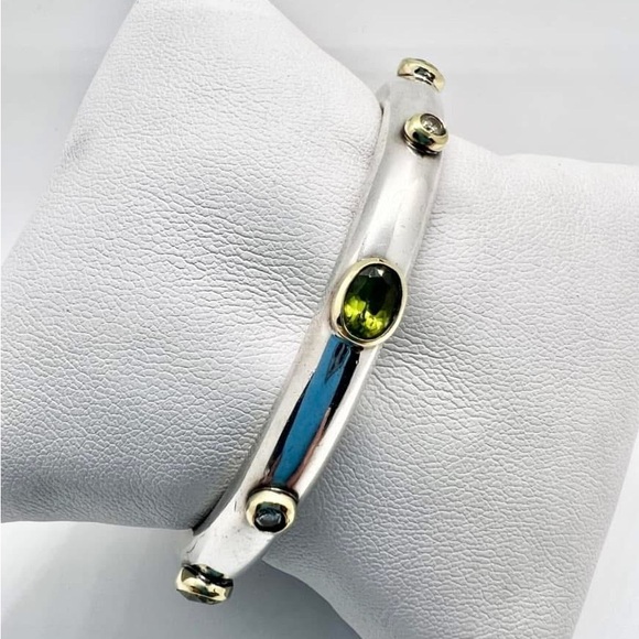 David Yurman 18K Gold, Peridot & Diamond Hinged Bangle Bracelet - Picture 15 of 16